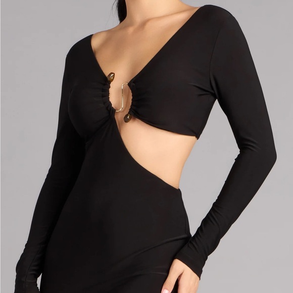 Windsor Black Cut-Out Long Sleeve Dress - Picture 2 of 3